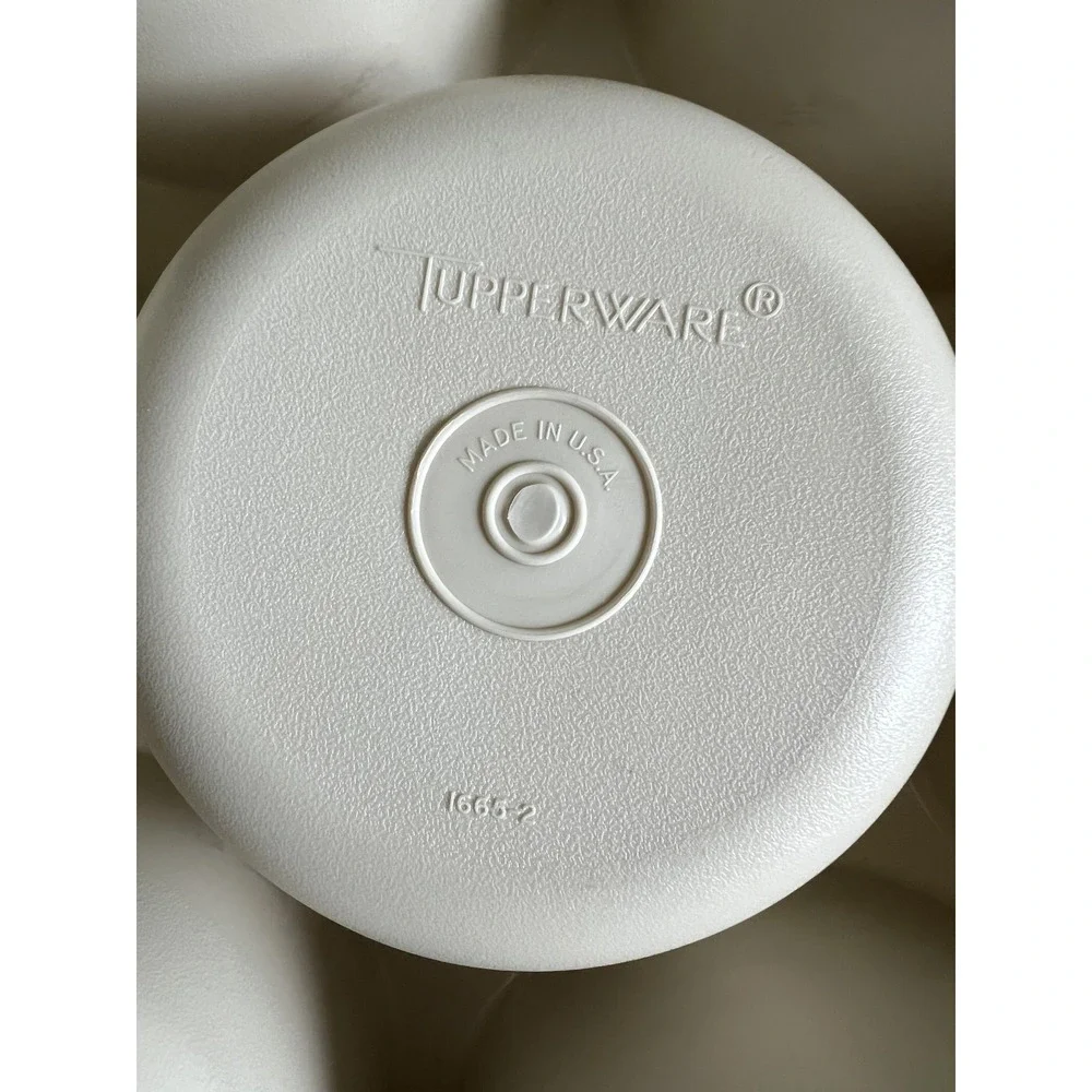 Tupperware vintage round